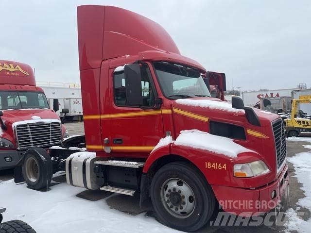 Volvo VNM Седельные тягачи