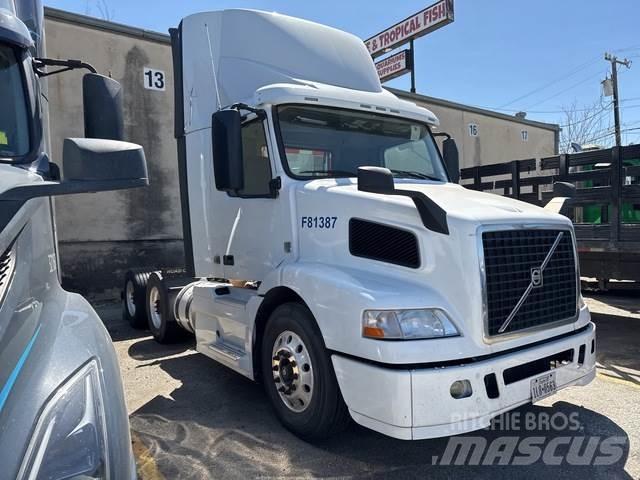 Volvo VNM Седельные тягачи