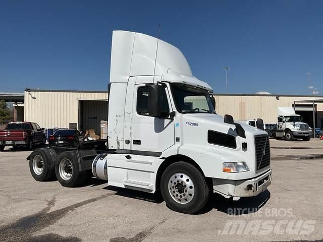 Volvo VNM Седельные тягачи