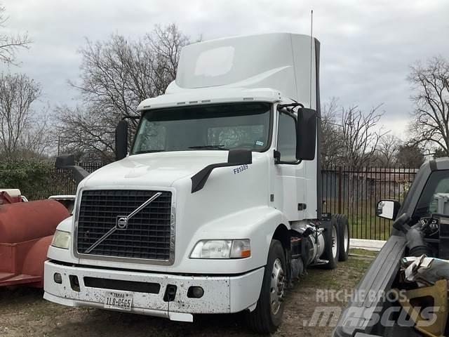 Volvo VNM Седельные тягачи
