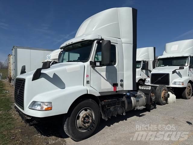 Volvo VNM Седельные тягачи