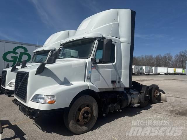 Volvo VNM Седельные тягачи