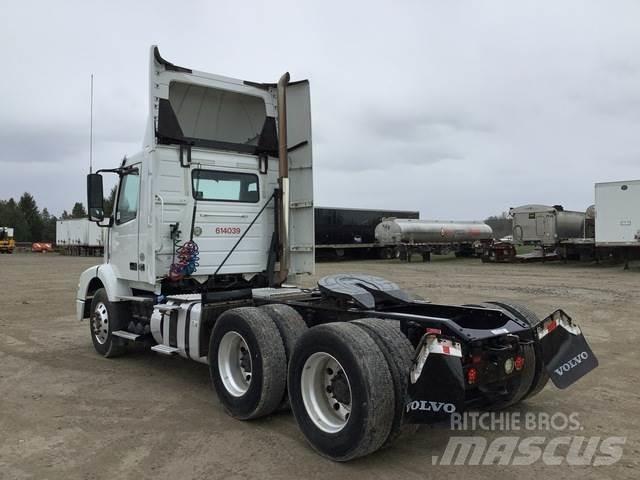 Volvo VNM Седельные тягачи