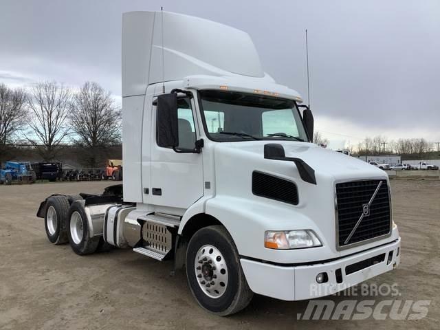 Volvo VNM Седельные тягачи