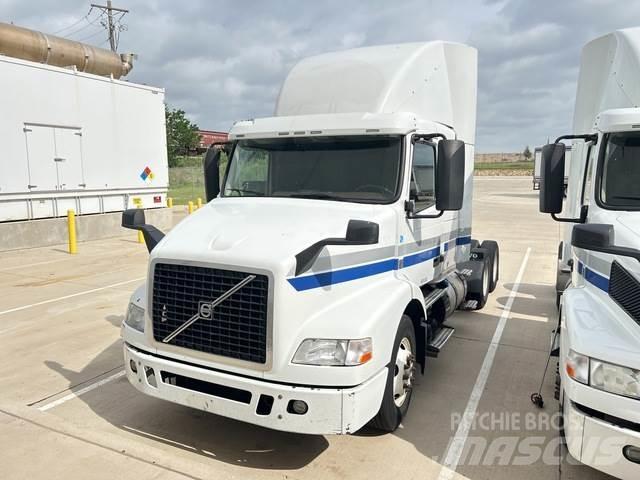Volvo VNM Седельные тягачи
