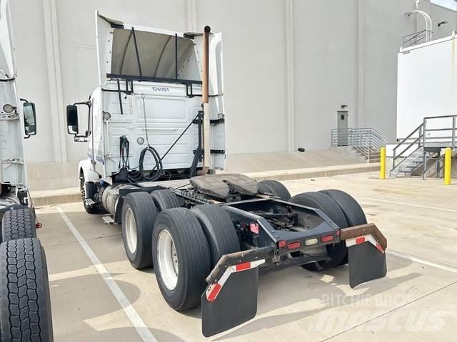 Volvo VNM Седельные тягачи