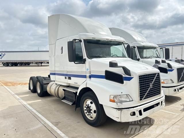 Volvo VNM Седельные тягачи