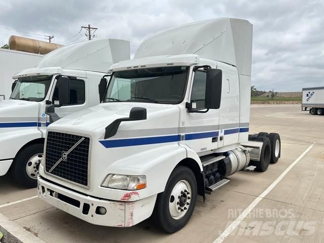 Volvo VNM Седельные тягачи