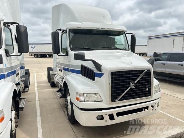 Volvo VNM Седельные тягачи