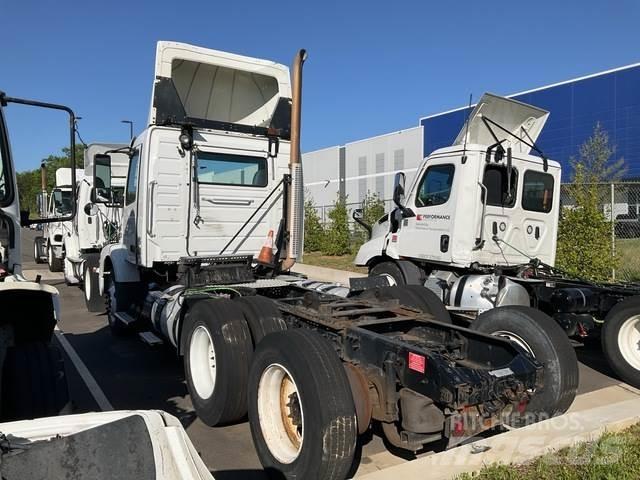 Volvo VNM Седельные тягачи