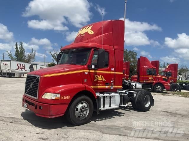 Volvo VNM Седельные тягачи