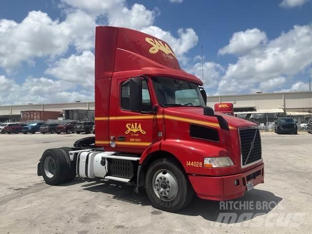 Volvo VNM Седельные тягачи