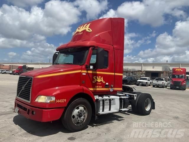 Volvo VNM Седельные тягачи