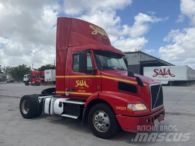 Volvo VNM Седельные тягачи