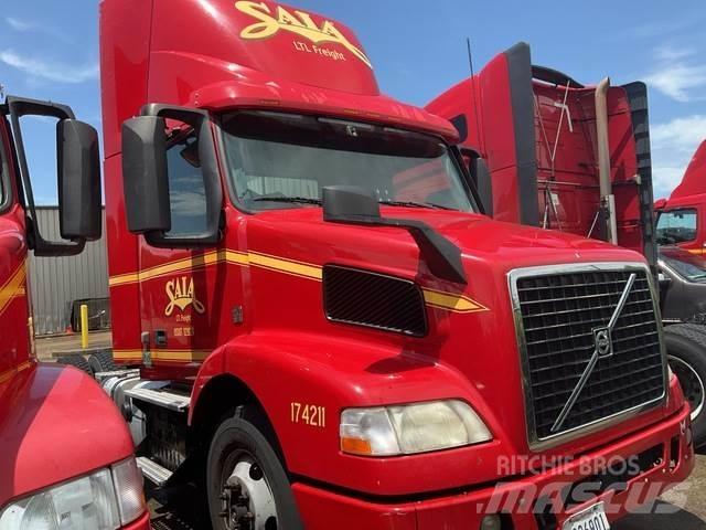 Volvo VNM Седельные тягачи
