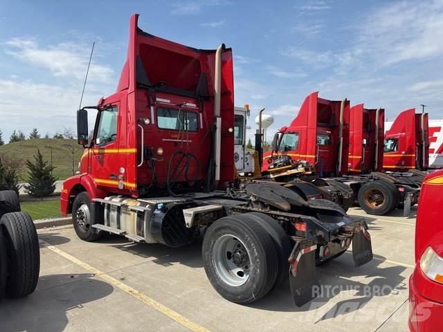 Volvo VNM Седельные тягачи