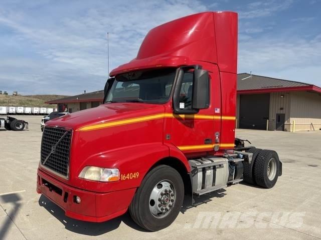 Volvo VNM Седельные тягачи