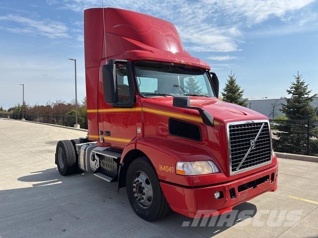 Volvo VNM Седельные тягачи