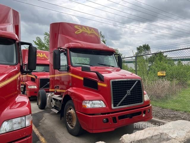 Volvo VNM Седельные тягачи
