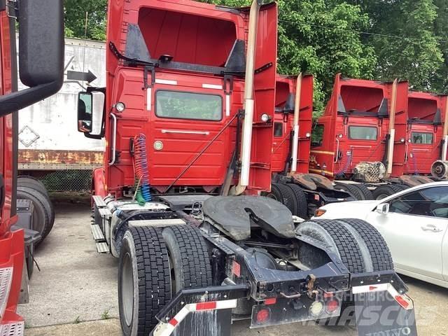 Volvo VNM Седельные тягачи