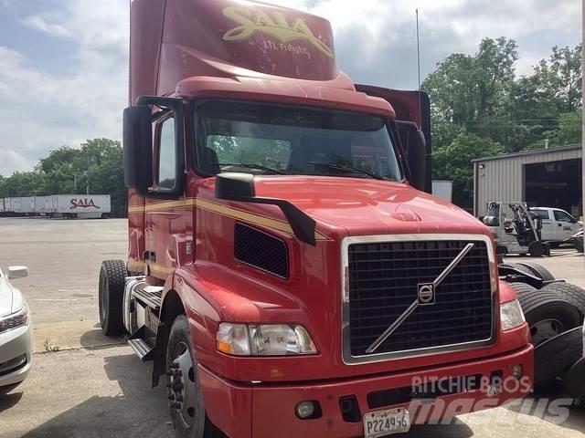 Volvo VNM Седельные тягачи