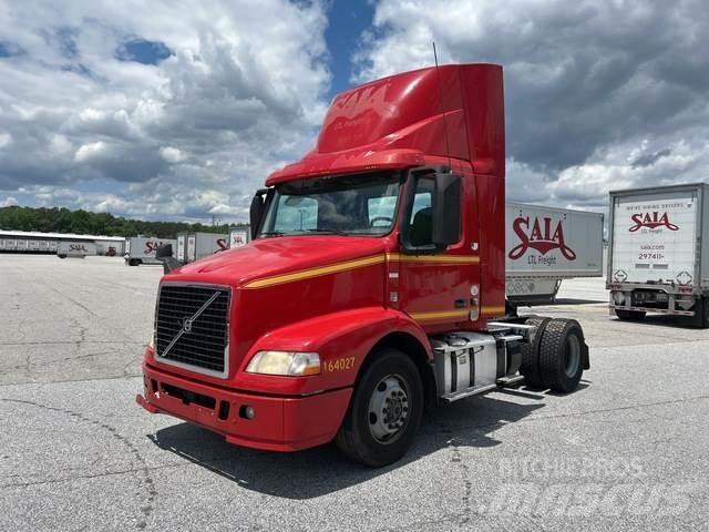 Volvo VNM Седельные тягачи