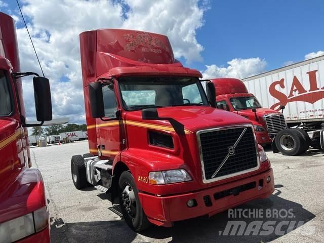 Volvo VNM Седельные тягачи