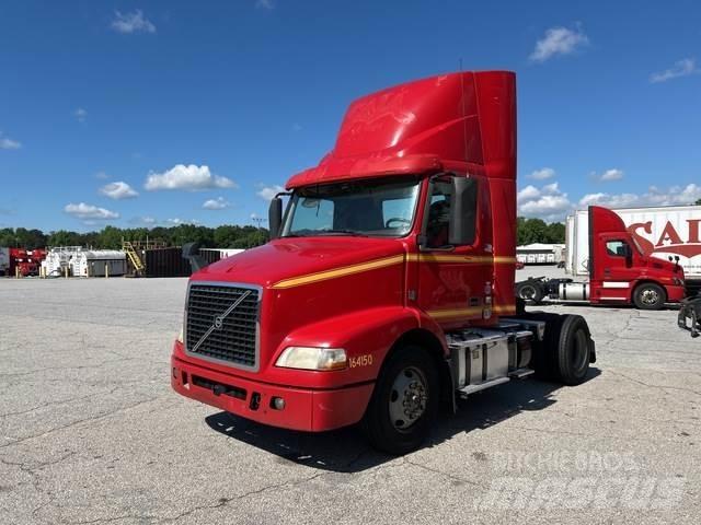 Volvo VNM Седельные тягачи