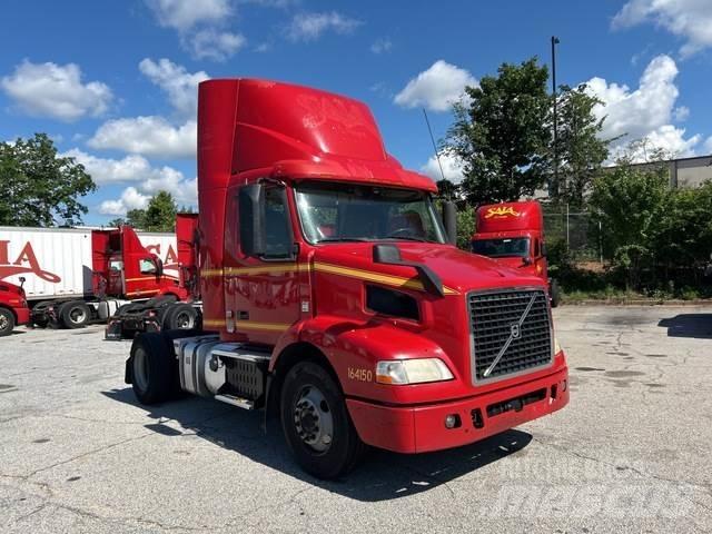 Volvo VNM Седельные тягачи