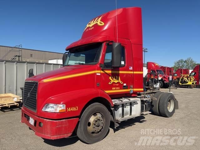 Volvo VNM Седельные тягачи