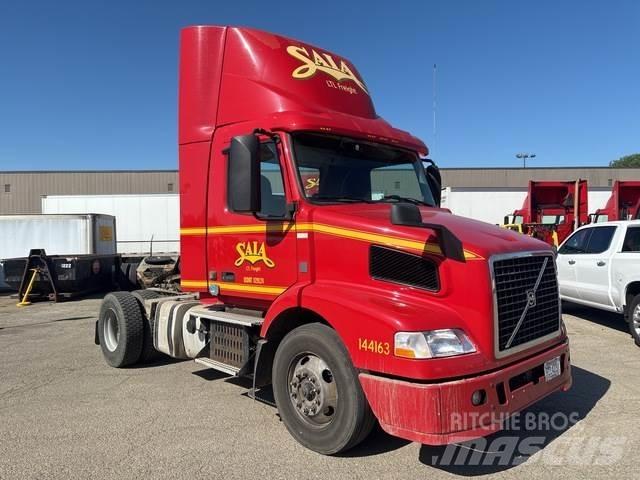Volvo VNM Седельные тягачи