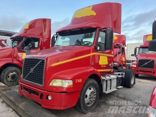 Volvo VNM Седельные тягачи