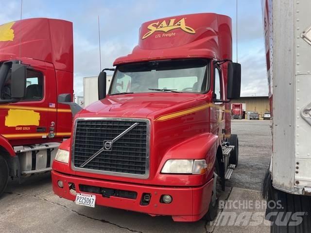 Volvo VNM Седельные тягачи