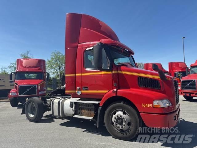 Volvo VNM Седельные тягачи