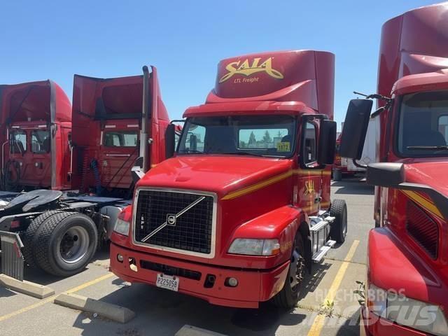 Volvo VNM Седельные тягачи