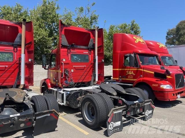 Volvo VNM Седельные тягачи