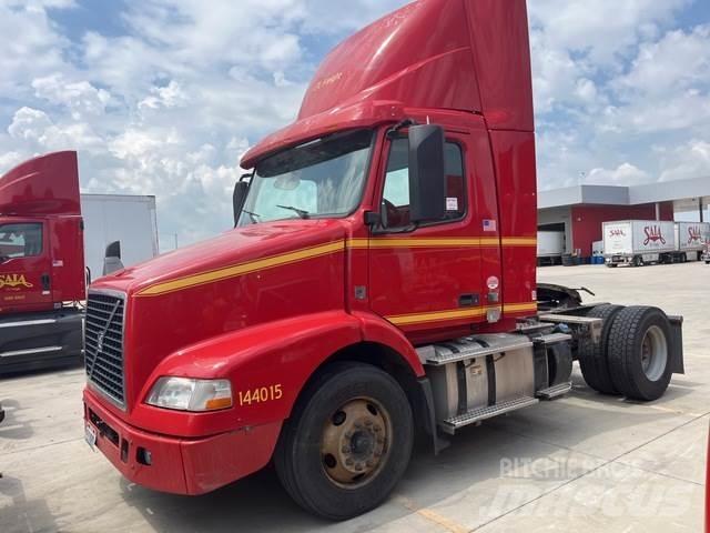 Volvo VNM Седельные тягачи