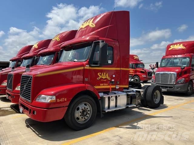 Volvo VNM Седельные тягачи