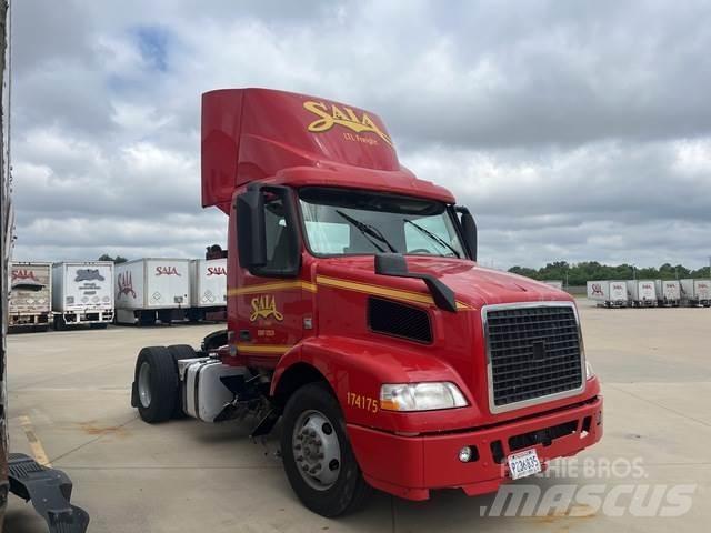 Volvo VNM Седельные тягачи
