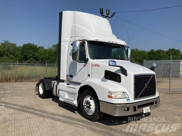 Volvo VNM Седельные тягачи
