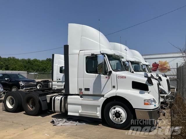 Volvo VNM Седельные тягачи