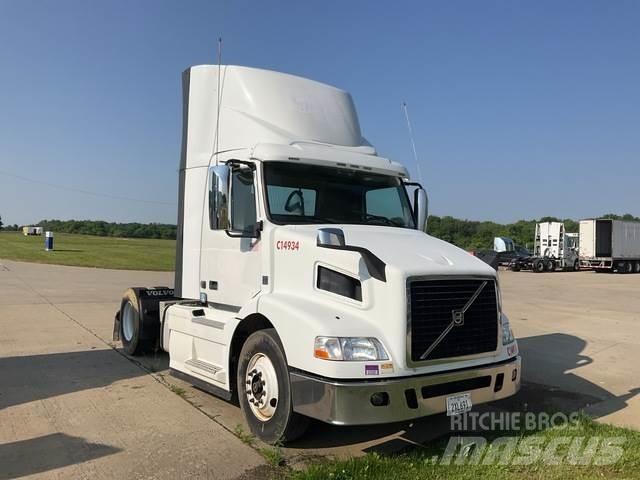 Volvo VNM Седельные тягачи