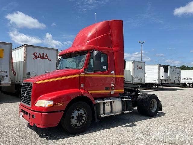 Volvo VNM Седельные тягачи