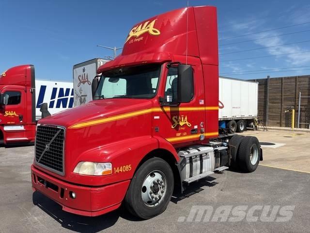 Volvo VNM Седельные тягачи