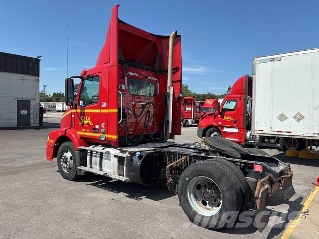 Volvo VNM Седельные тягачи