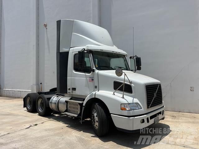Volvo VNM Седельные тягачи