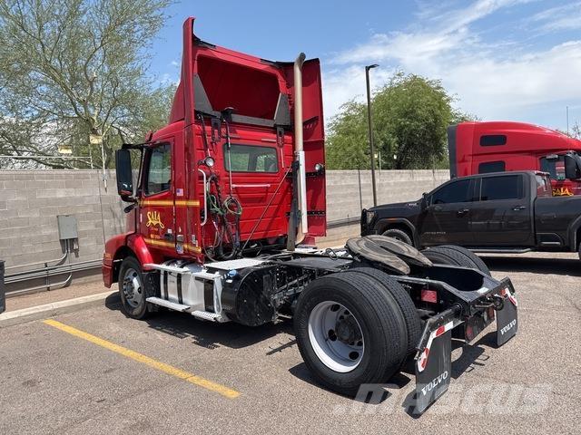 Volvo VNM Седельные тягачи