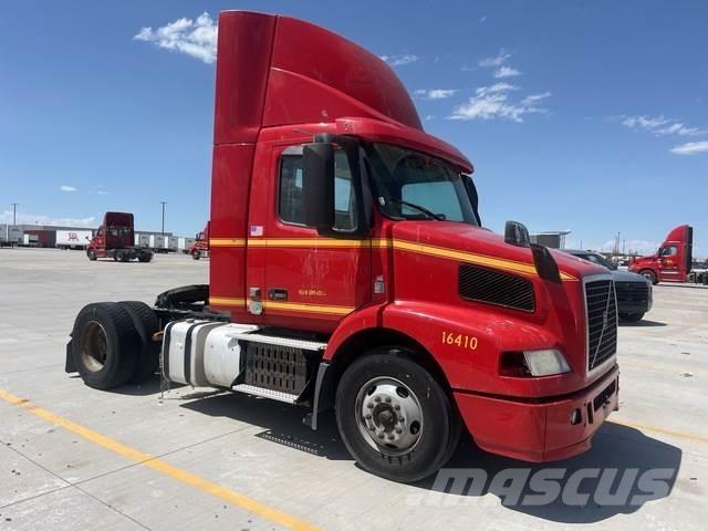 Volvo VNM Седельные тягачи