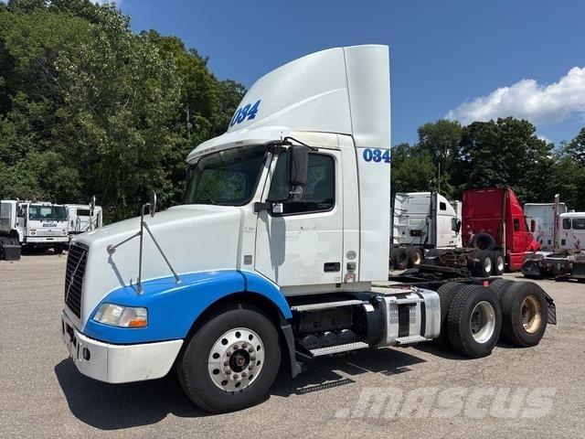 Volvo VNM Седельные тягачи