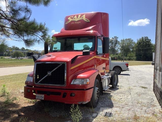 Volvo VNM Седельные тягачи